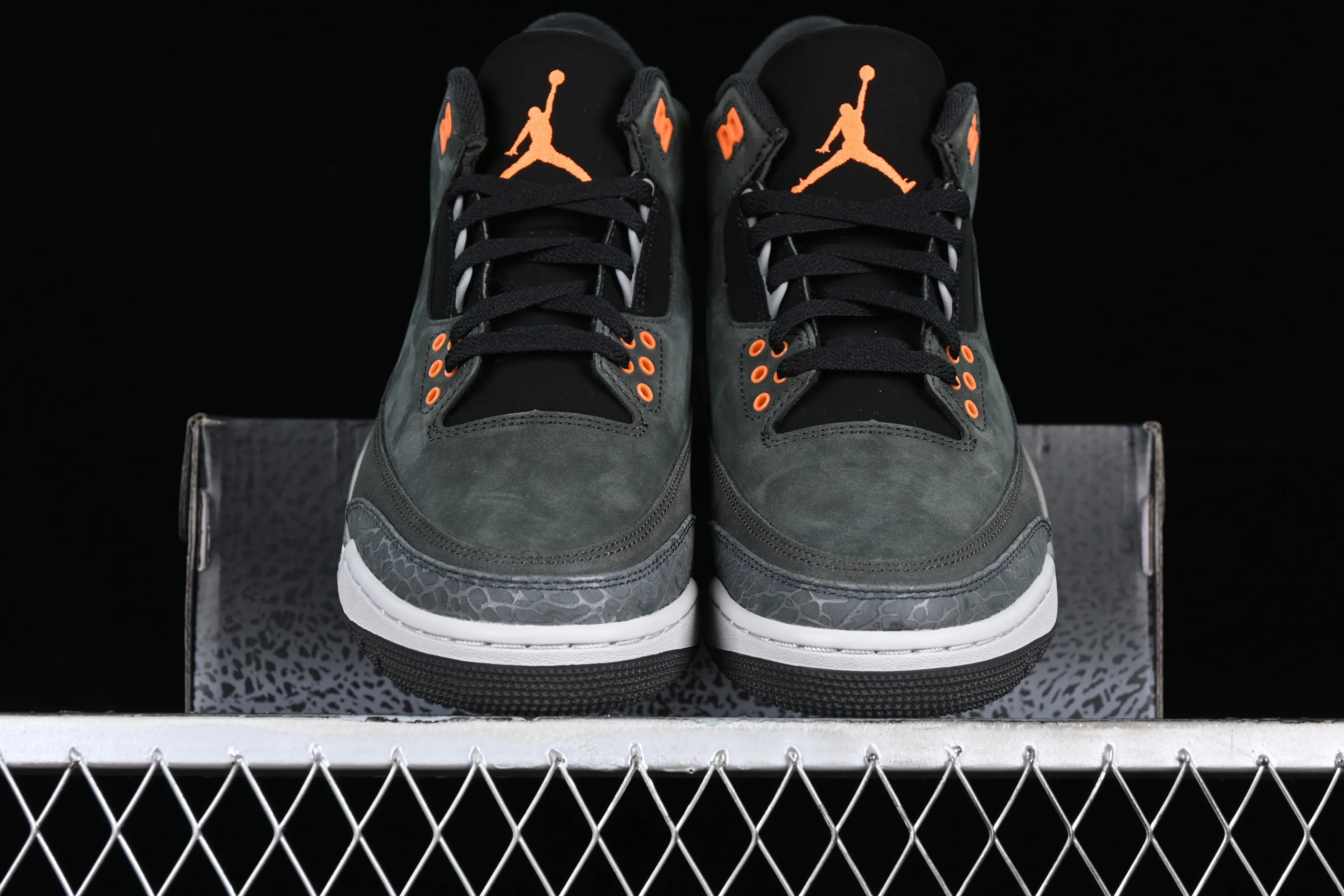 All categories Air Jordan Jordan series basketball shoes Air Jordan 3 LW version Air Jordan 3 Retro "Fear" AJ3 Joe 3 fear dark gray CT8532-080
